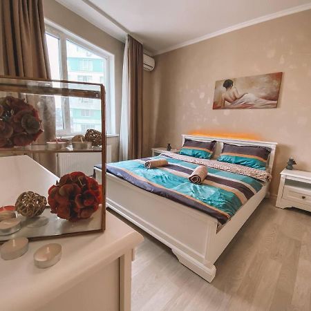 Luxury Sky Apartment Kischinau Exterior foto